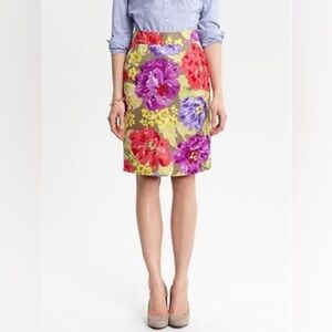 Banana Republic Knee Length Pencil Skirt Floral linen blend office summer
